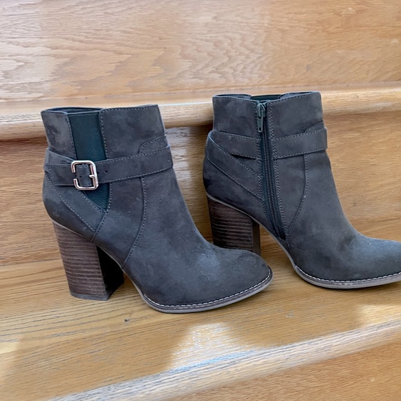 Aldo booties never worn. Suede. Khaki - Picture 1 of 1